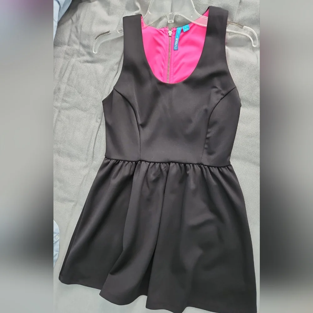 Nanette Lepore bell scuba skater dress, size L - Picture 2 of 3